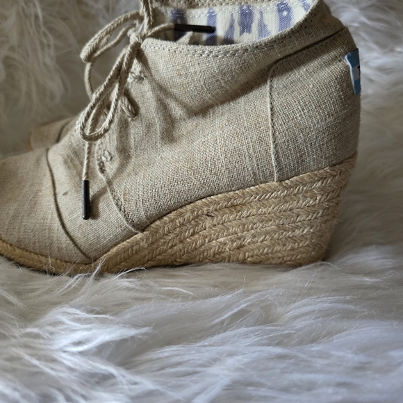 TOMS Desert Burlap Espadrille Wedge Booties - Picture 3 of 7